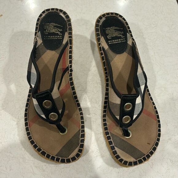 Burberry wedge checked pattern espadrilles EUC size 40 - Picture 1 of 6